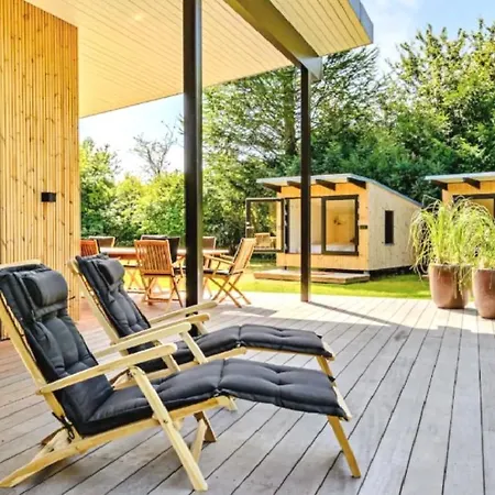 Moderne Hus Taet Pa Stranden Villa